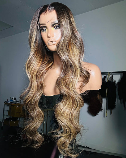 28” London Blonde Highlights Wig